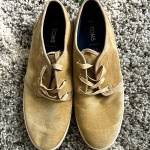 Toms Cordroy sneakers size 9.5 used but in Great shape
